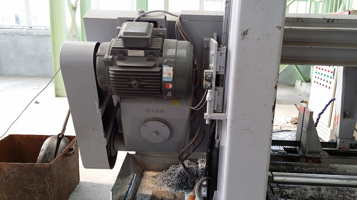 1727168730743198.jpg 帶鋸床